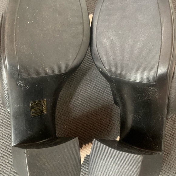 Black Women's Heeled Shoes - Picture 3 of 4